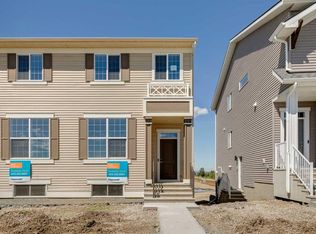 25 E Hotchkiss Rd SE, Calgary, AB T3S0T8