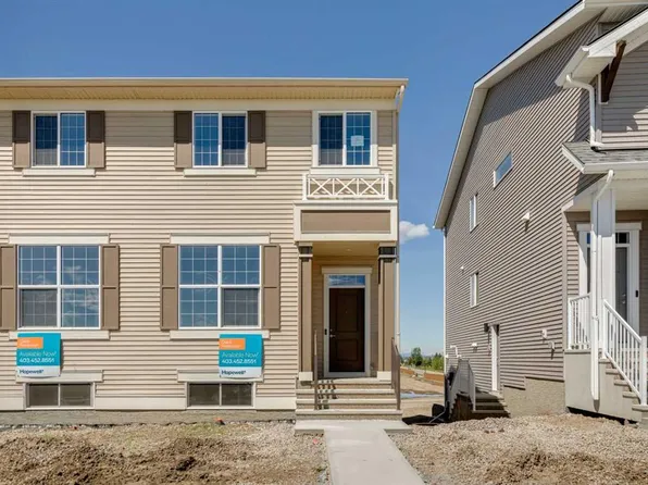25 E Hotchkiss Rd SE, Calgary, AB T3S 0T8