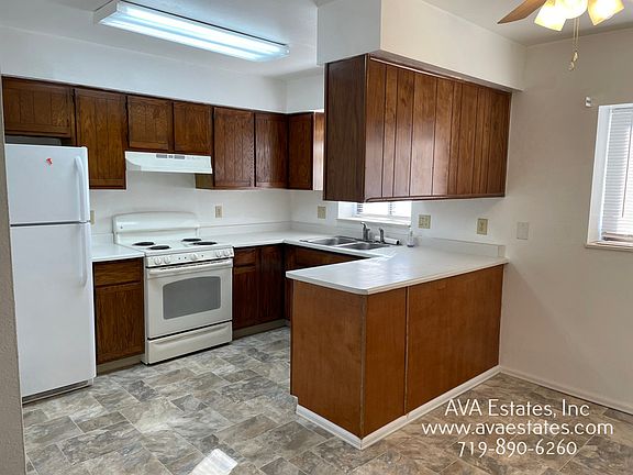 3rd image of 1320 Anita St