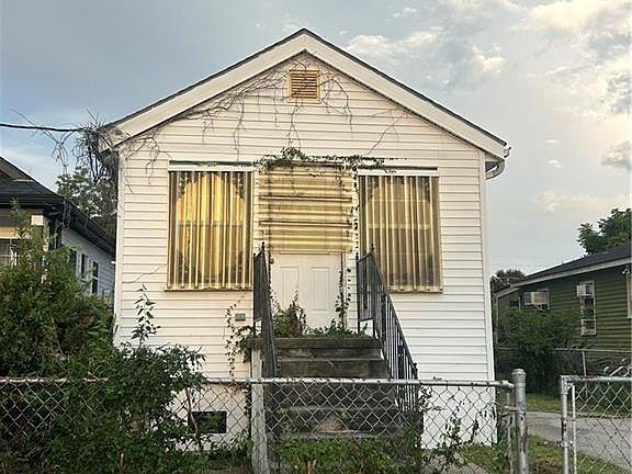 2nd image of 4121 Gibson St