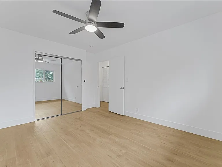 6615 Franklin Ave. — Photo 35