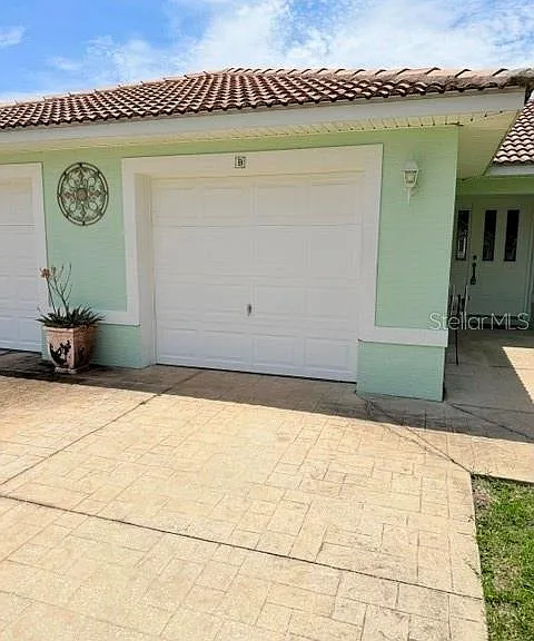 98 Rickenbacker Dr #B — Photo 1