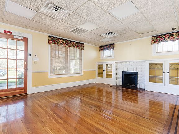 5th image of 2574 Herschel St