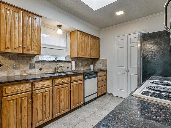5th image of 6939 Misty Meadow Ct
