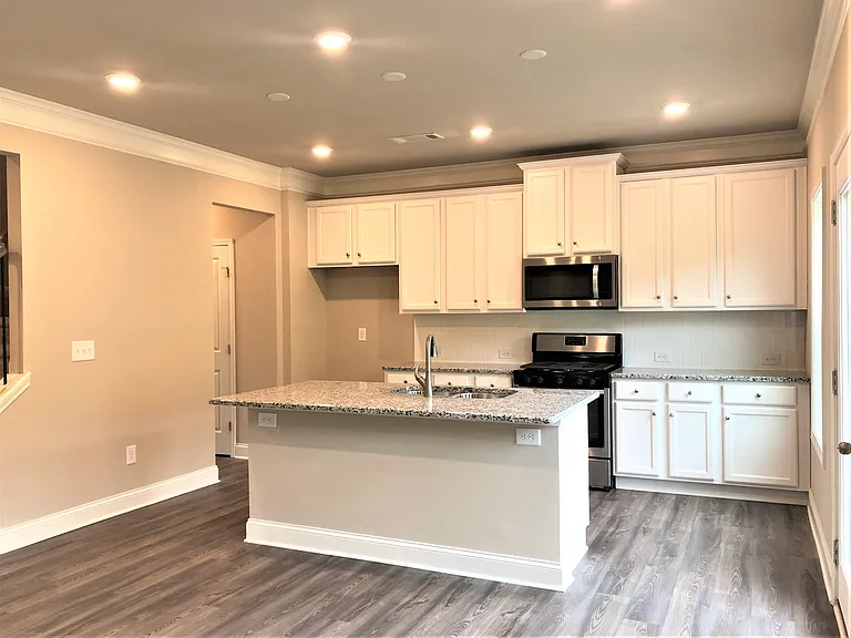 6976 Lancaster Xing — Photo 18