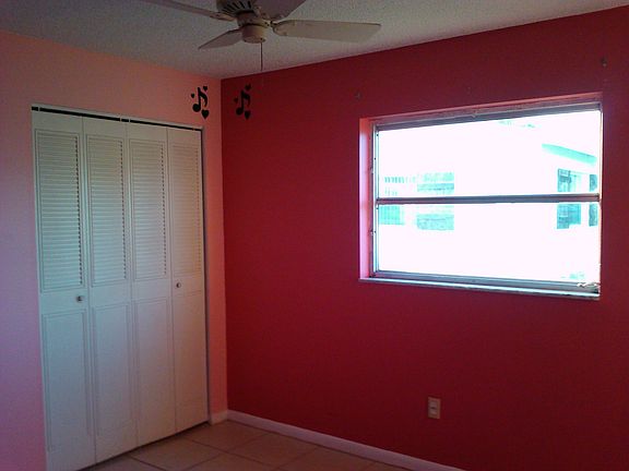 5th image of 441 Sparrow Dr