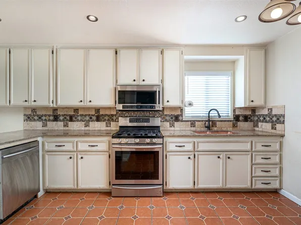 18435 Oak St, Tuolumne, CA 95379