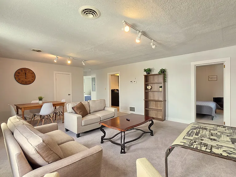 486 Main St #B — Photo 6