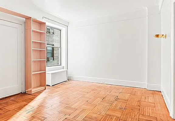4th image of 176 W 87th St APT 2D