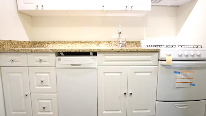 Rented by Link NY Realty | media 21