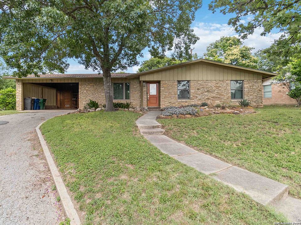 1st image of 4722 hollyridge