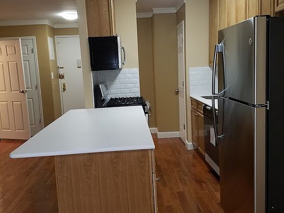 2nd image of 1666 Bell Blvd #1