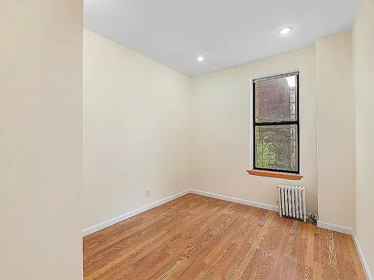 619 E 5th St #30W — Photo 5