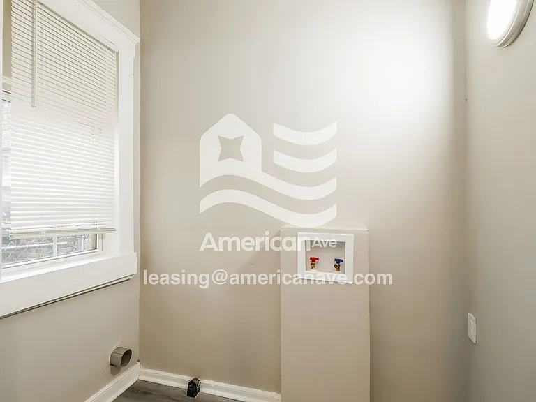 1451571_012_laundry_room_14130950.jpg