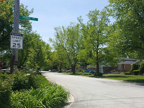 5th image of 17050 Prince Dr