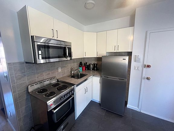 4th image of 170 Delancey St APT 18