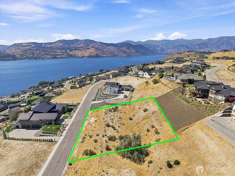 2nd image of 127 Crystal Crest Drive