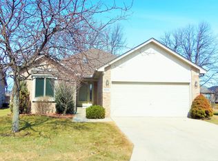 43361 Pointe Dr, Clinton Twp, MI 48038