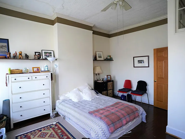 209 W Madison St #4 — Photo 11
