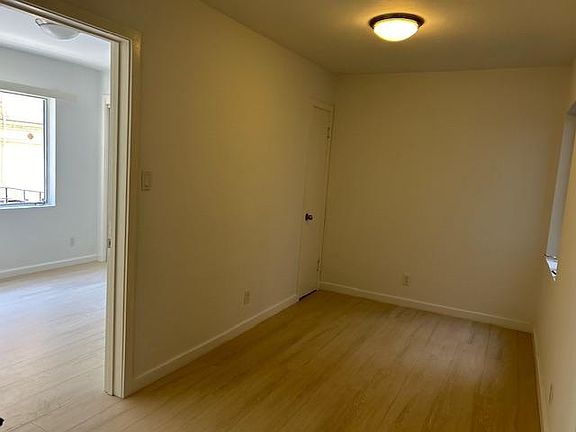 5th image of 111 Trenton St APT 1