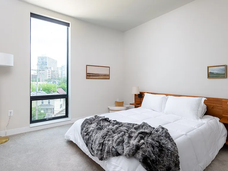 1634 N Franklin Pl #204 — Photo 7