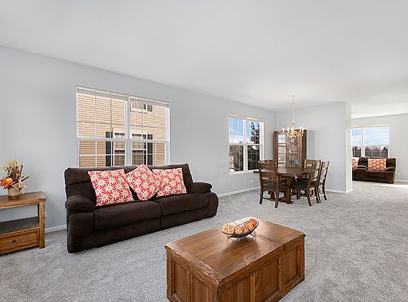3rd image of 4261 Drexel Ave