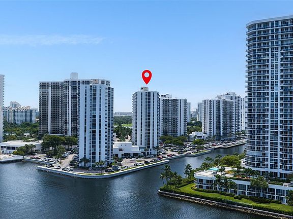 3rd image of 20505 E Country Club Dr APT 2132