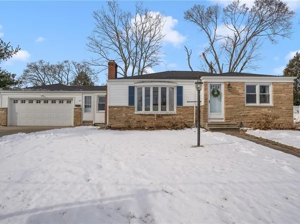 23 Laurelhurst Rd, Cranston, RI 02920