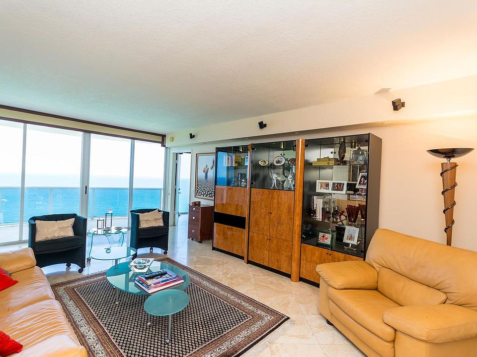 1st image of 17555 Collins Ave