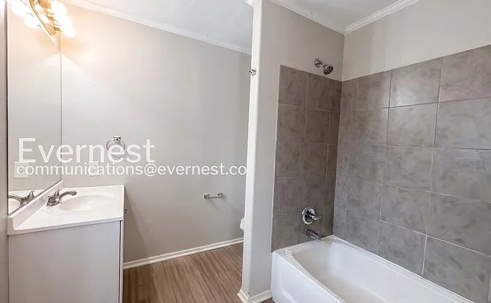 11711 Greenglen Dr — Photo 9