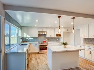 17230 Libertad Dr, San Diego, CA 92127