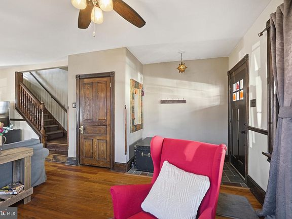 5th image of 524 Greenwood Ave