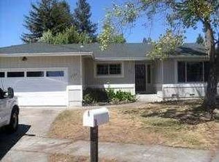 2321 Holiday Ct, Santa Rosa, CA 95403