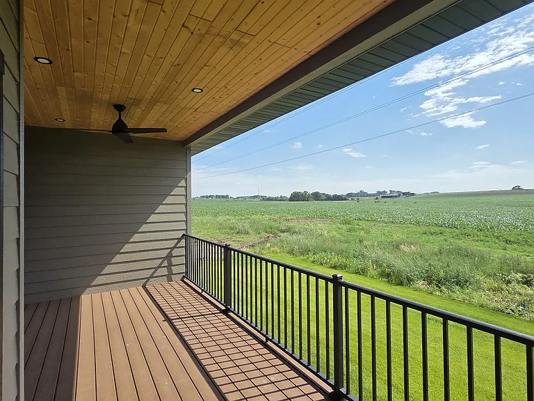 414 N Almond Ave — Photo 18