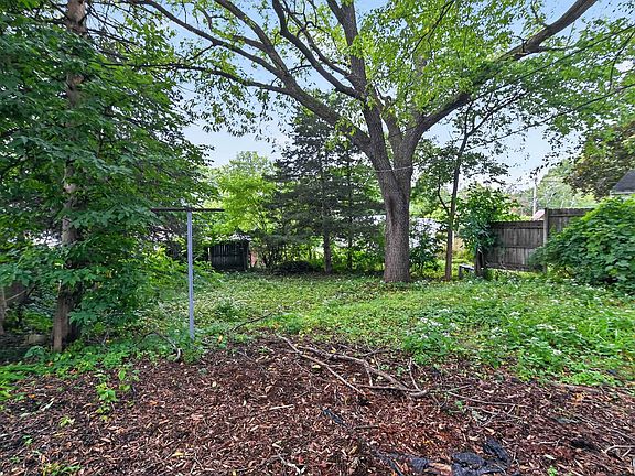 5th image of 4125 Winnemac Ave