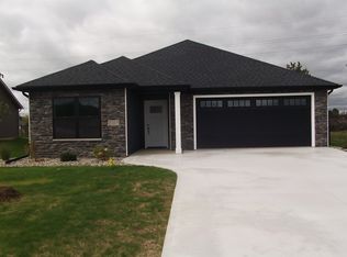 2017 Linchel Ct, Angola, IN 46703