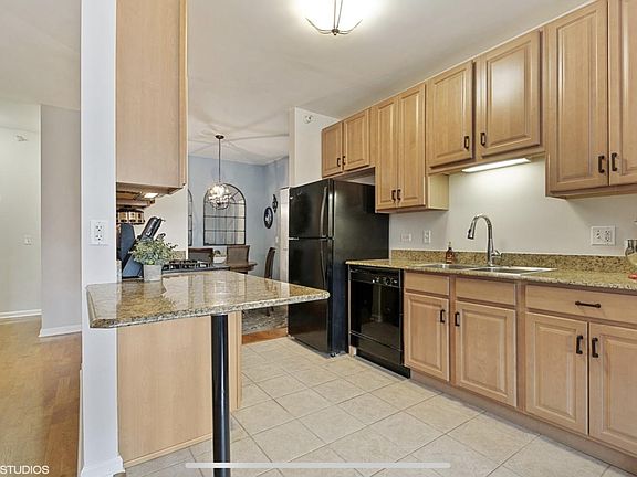 3rd image of 125 S Jefferson St Unit 2305