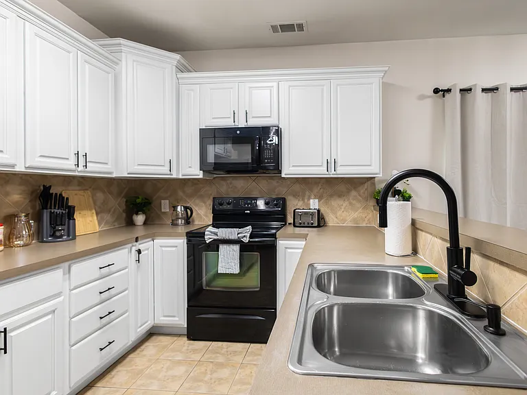 154 Castleridge Dr #B — Photo 44