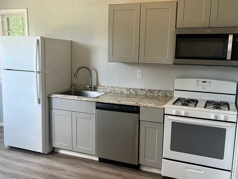 1628 NW 18th St #2 — Photo 7
