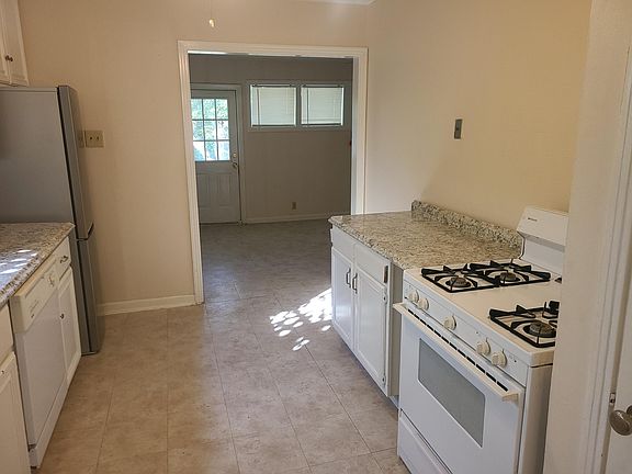 4th image of 307 Quentin Dr