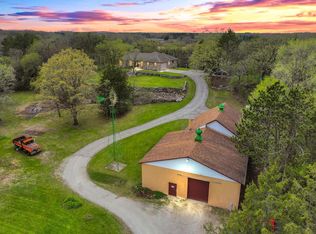 W325S10557 Beulah Rd, Mukwonago, WI 53149