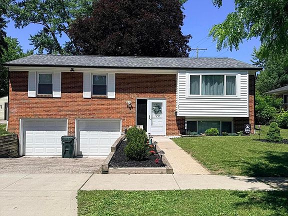 3rd image of 5667 Roche Dr