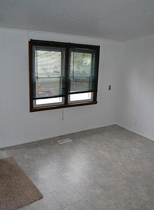 3rd image of 9501 Everman Ave