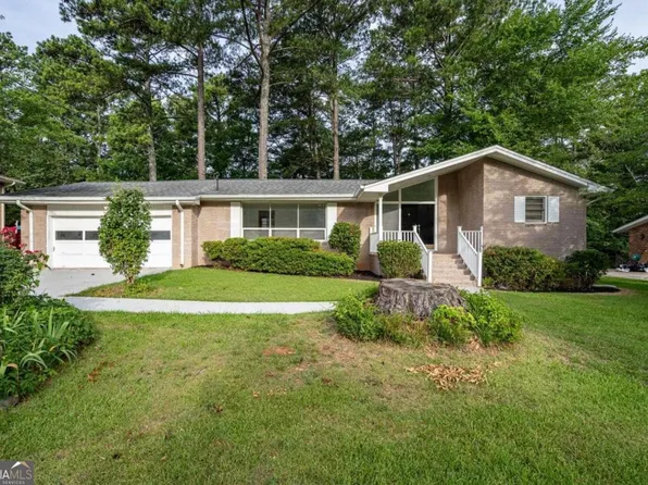 6801 Victoria Dr, Morrow, GA 30260