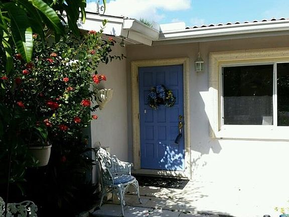 2nd image of 2221 Outer Dr