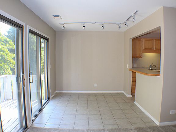 2nd image of 317 Woodbury Ct APT B2