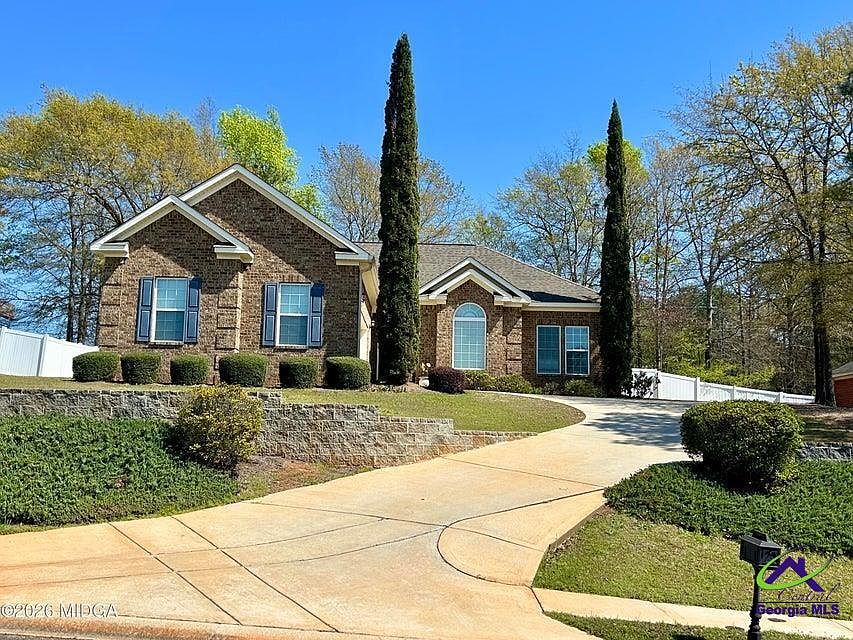 1st image of 220 Timber Ridge Blvd