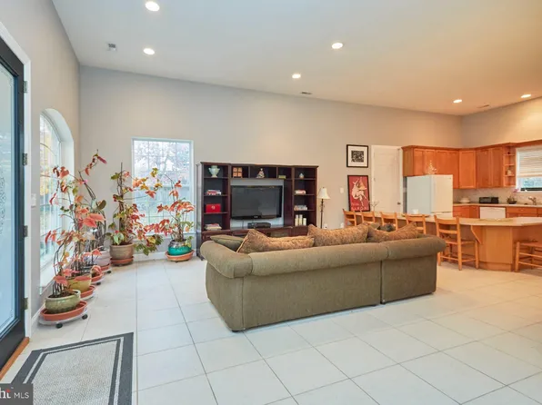 12815 Braddock Rd, Clifton, VA 20124