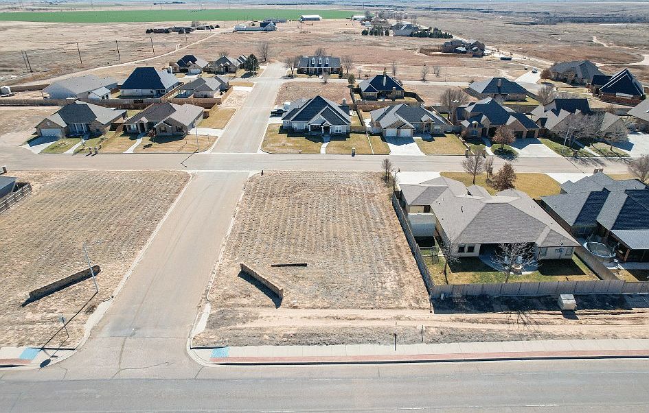 2nd image of 3111 Alamositas Dr