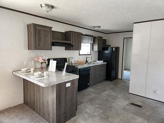 3rd image of 2220 Prospect Cir #8e3c27cd7
